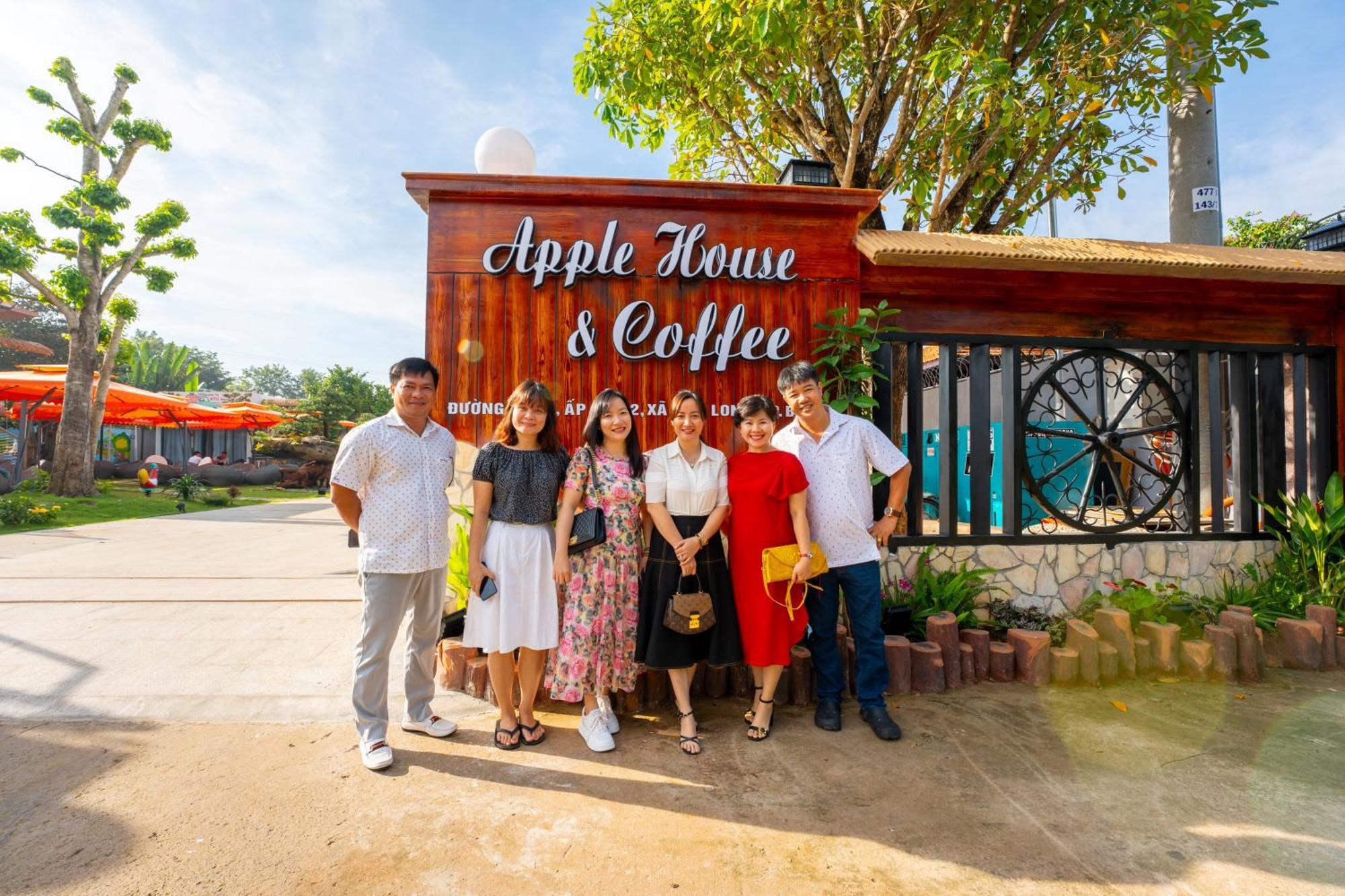 Apple House & Coffee Hotel Ba Rịa Eksteriør billede