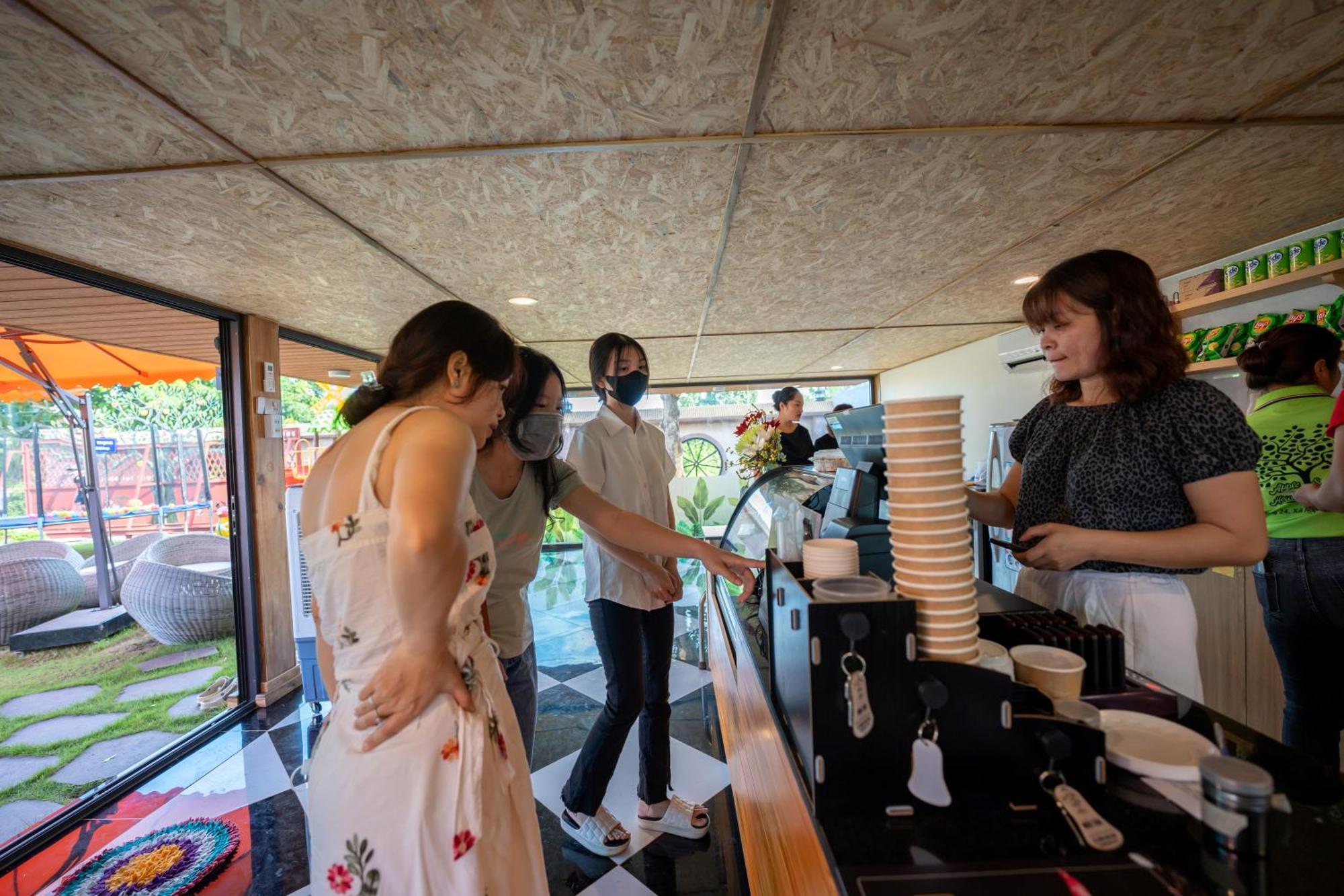 Apple House & Coffee Hotel Ba Rịa Eksteriør billede